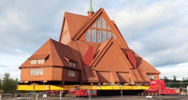 亿米网 重达672吨！瑞典百年大教堂上演“搬家记”